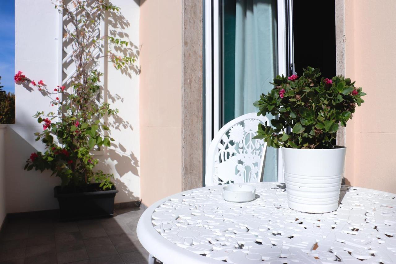 Aron Only Suites Bed And Breakfast Πεσκάρα Εξωτερικό φωτογραφία